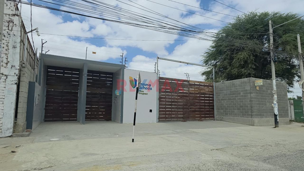 Venta De Terreno De 188.36 M2 Con Doble Frontera  En Esquina En Urb Las Palmeras Ii Etapa Cerca Al Ovalo Principal — foto 7