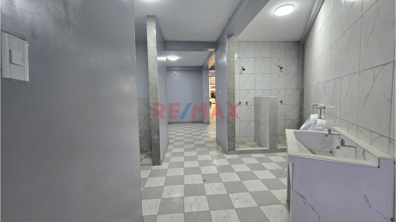 🏭 Local Comercial + Oficinas + Amplia Área Operativa En Cerro Colorado - 18
