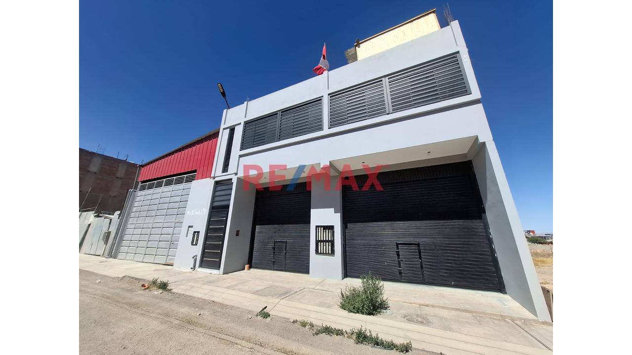 🏭 Local Comercial + Oficinas + Amplia Área Operativa En Cerro Colorado - 1