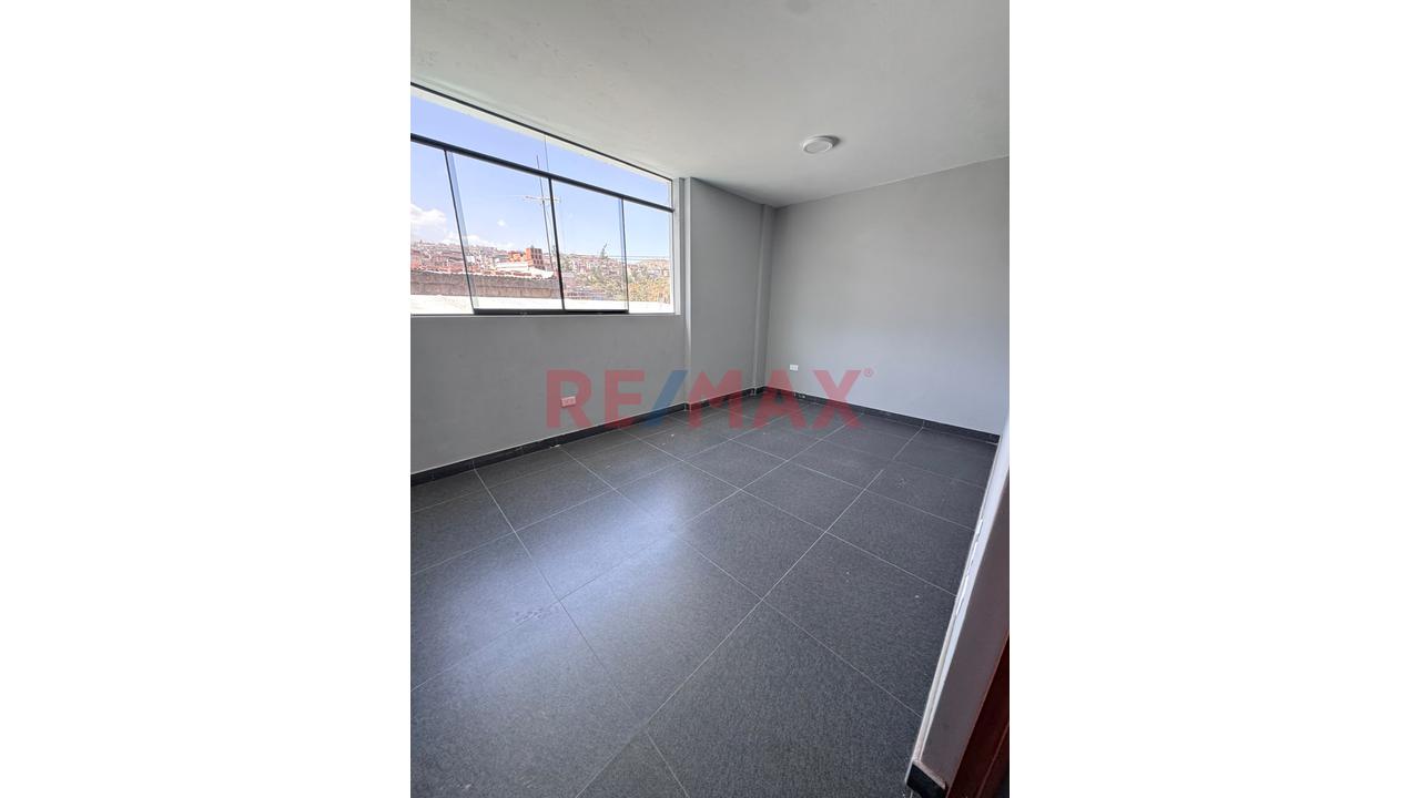 ¡Se Vende Amplio Inmueble Con Salón De Eventos, Cochera Y Gran Potencial En Miraflores! - 8