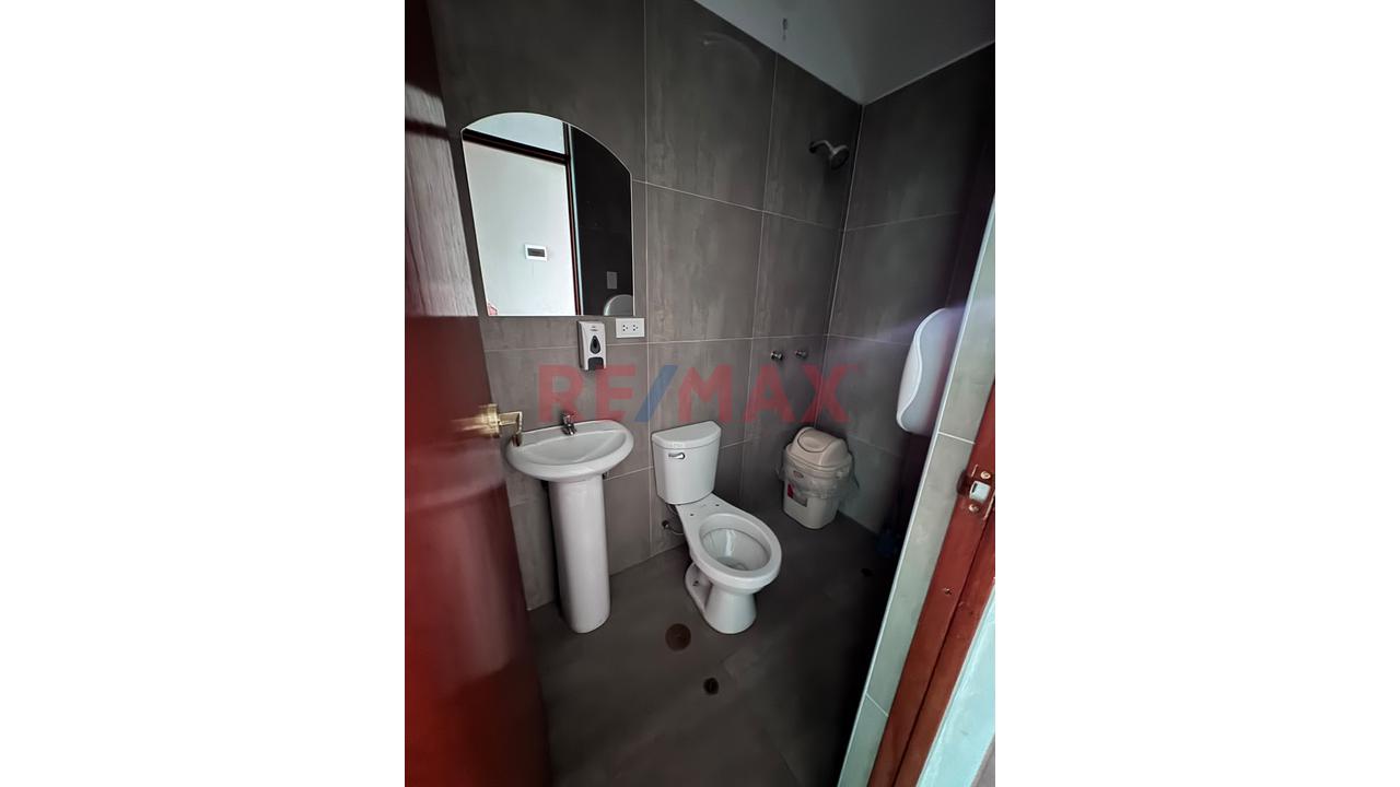 ¡Se Vende Amplio Inmueble Con Salón De Eventos, Cochera Y Gran Potencial En Miraflores! - 9