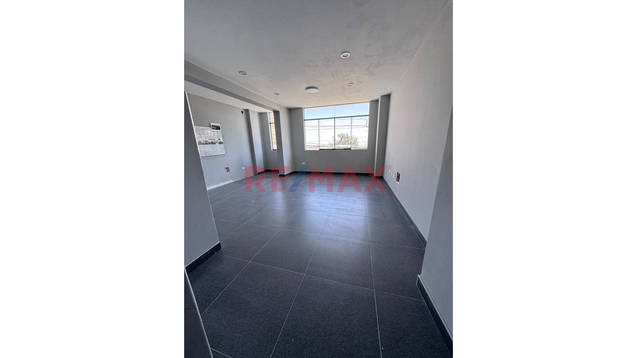 ¡Se Vende Amplio Inmueble Con Salón De Eventos, Cochera Y Gran Potencial En Miraflores! - 4