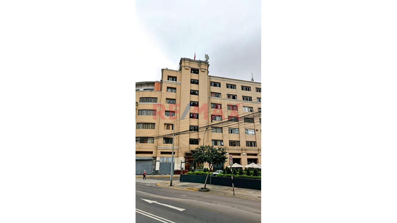 Se Venden 2 Oficinas Juntas – En El Cercado De Lima