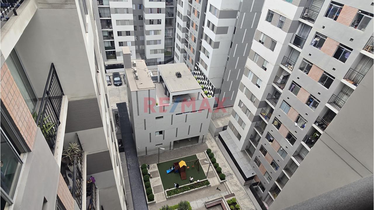 Venta De Departamento En Condominio Altos Benavides