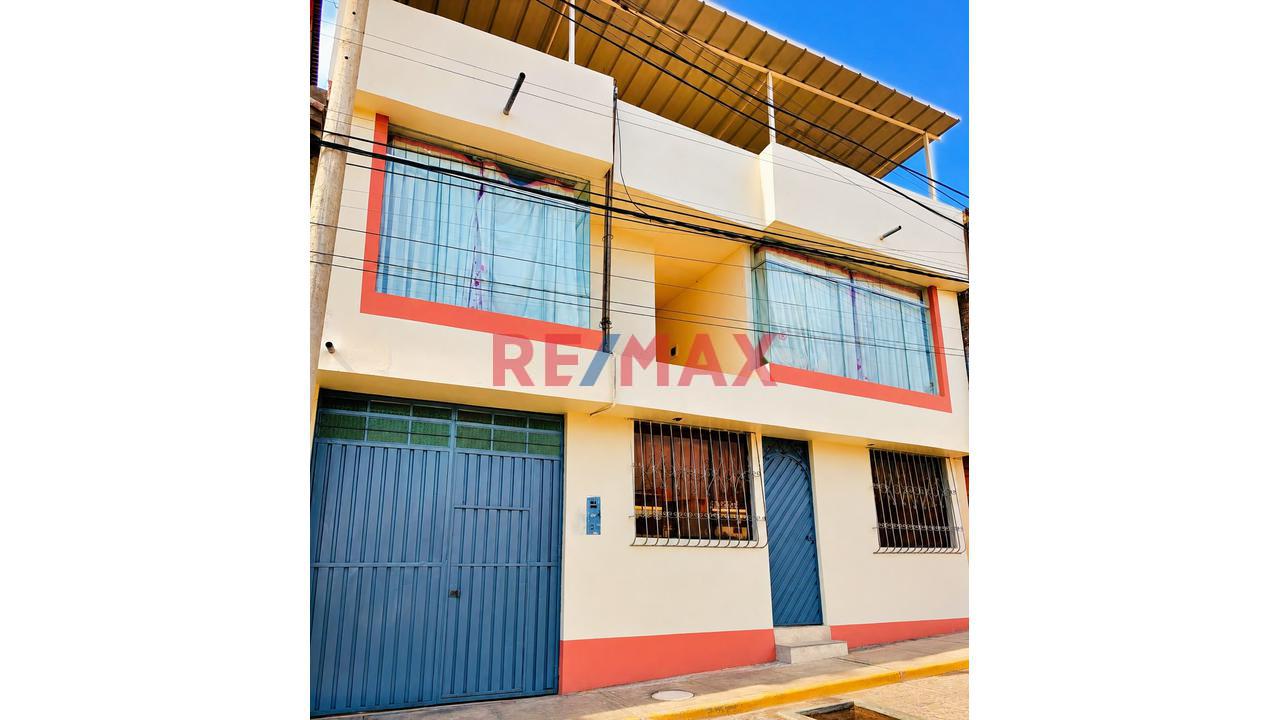 🏡✨ ¡Casa En Venta – 1Ro De Junio! ✨🏡 📍 A Solo 2 Cuadras De La Avenida Principal 🚗📍