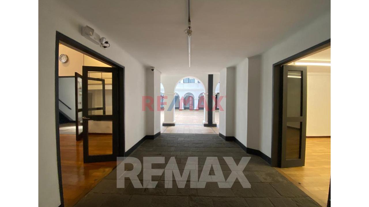 Venta De Local Comercial En Miraflores - 19