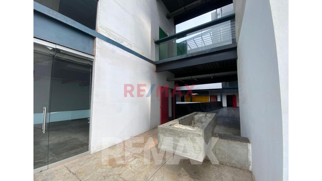 Venta De Local Comercial En Miraflores - 21