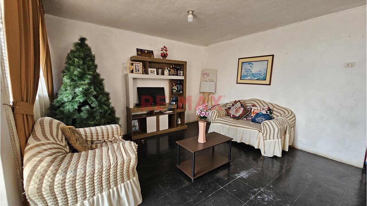 Se Vende Casa Como Terreno En Urb. Santa Isabel (2 Pisos) - 9