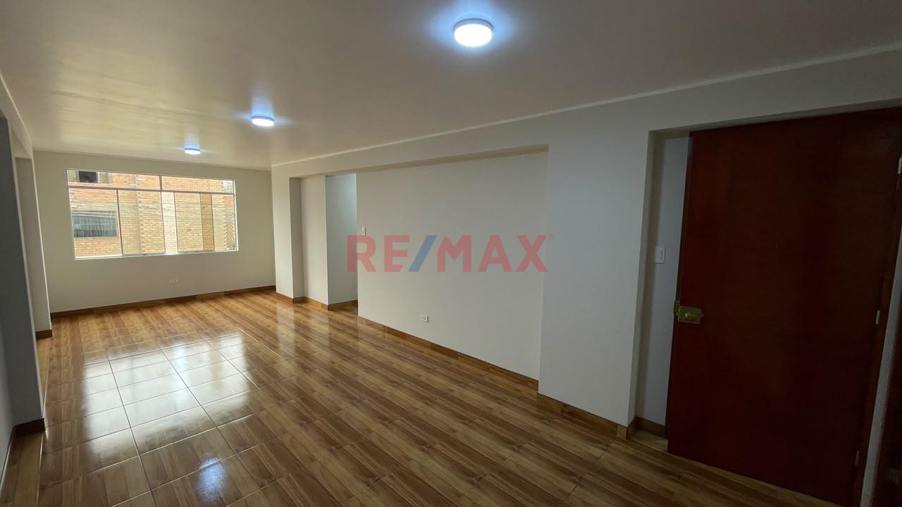 🏡 Venta: Departamento En Santa Luzmila, Comas. — foto 3