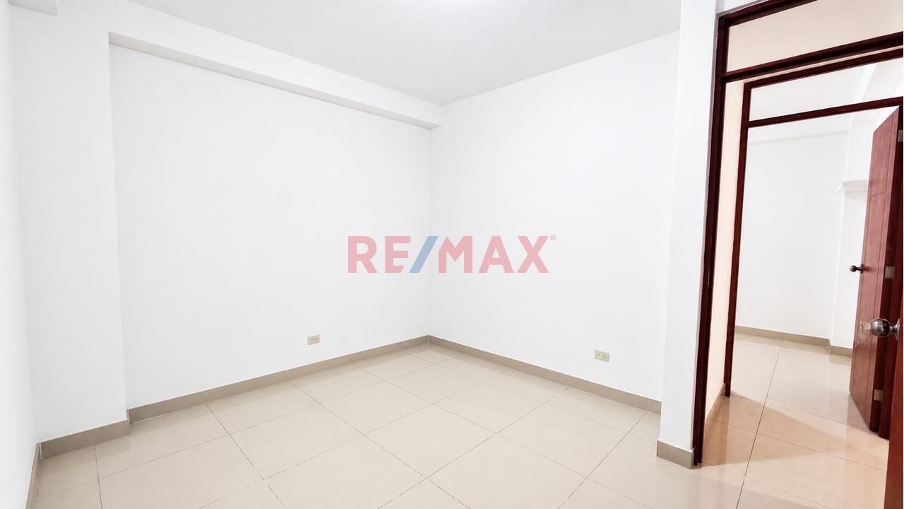 Departamento En Venta En Primer Piso + Cochera | Viñedos De Comas — foto 13