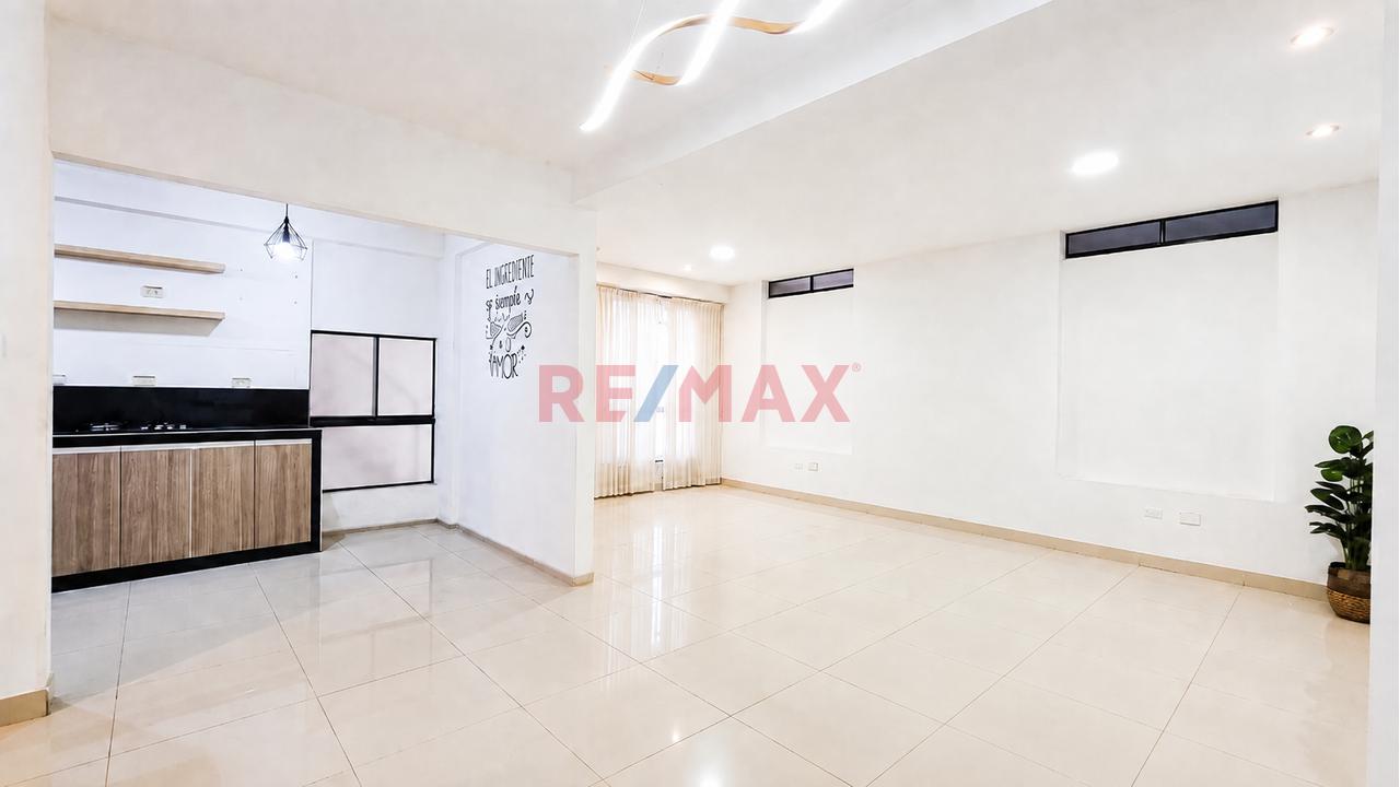 Departamento En Venta En Primer Piso + Cochera | Viñedos De Comas — foto 8