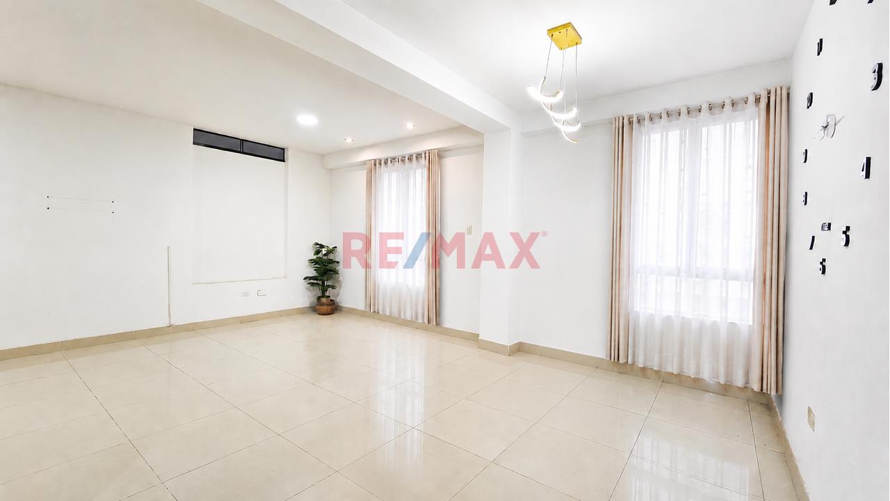 Departamento En Venta En Primer Piso + Cochera | Viñedos De Comas — foto 6