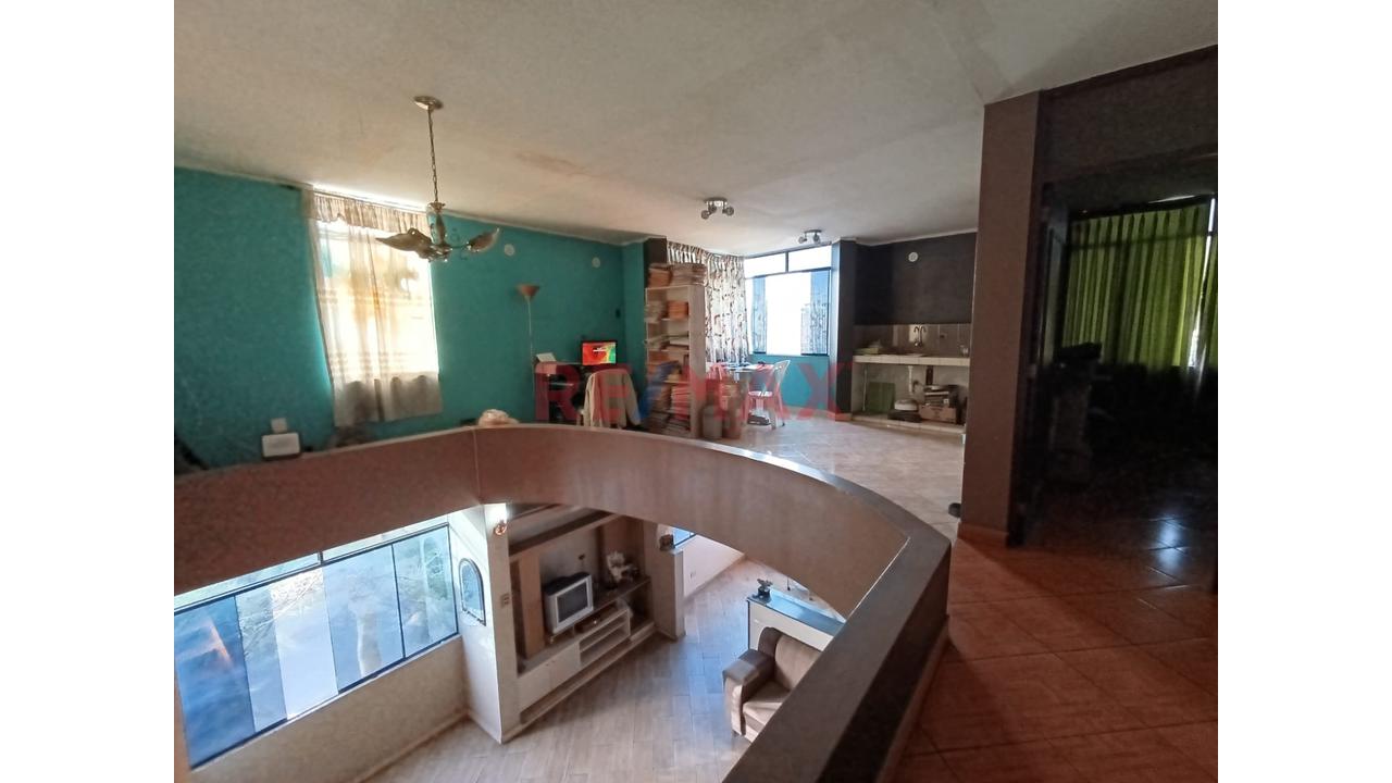 Amplio Dúplex De 148 M² Con Aires Frente Al Mercado Unicachi – Comas - 11