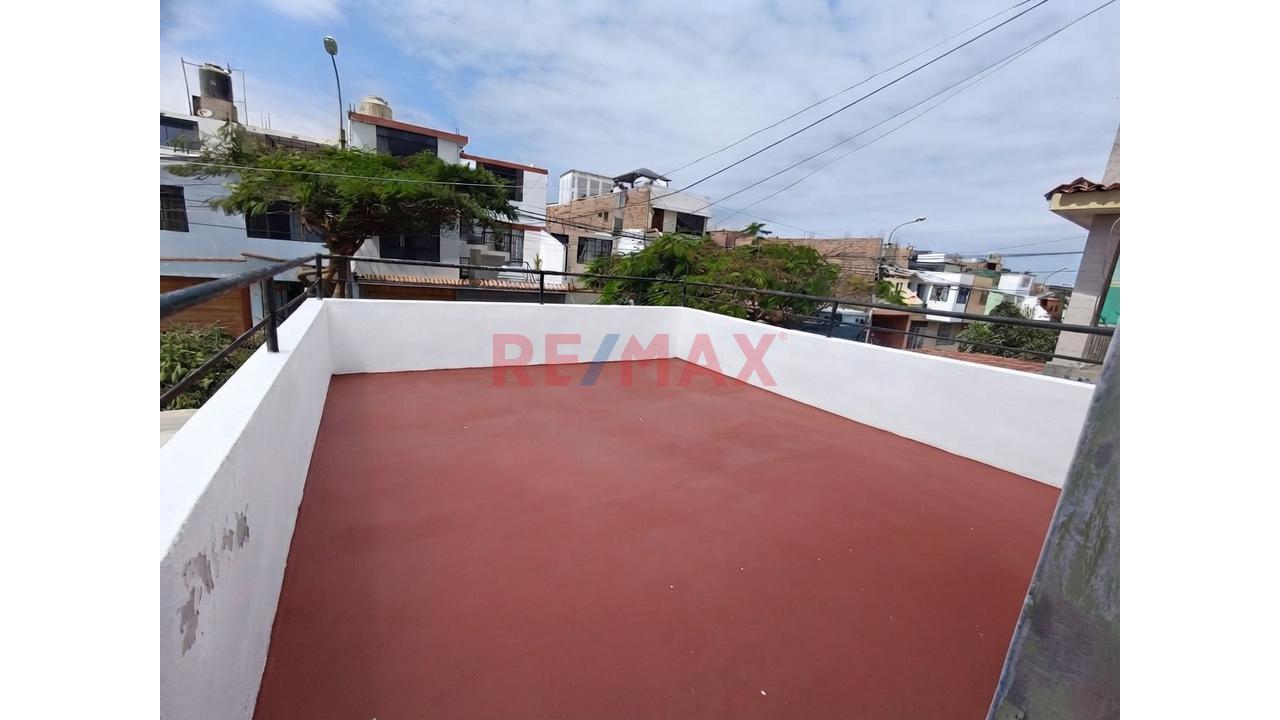 Amplia Casa En Venta En Bellavista | 152 M² De Terreno + 242 M² Construidos — foto 4