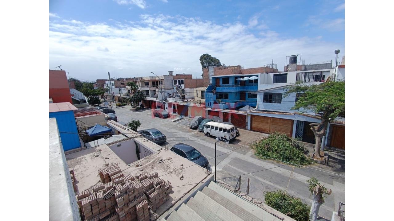 Amplia Casa En Venta En Bellavista | 152 M² De Terreno + 242 M² Construidos — foto 14