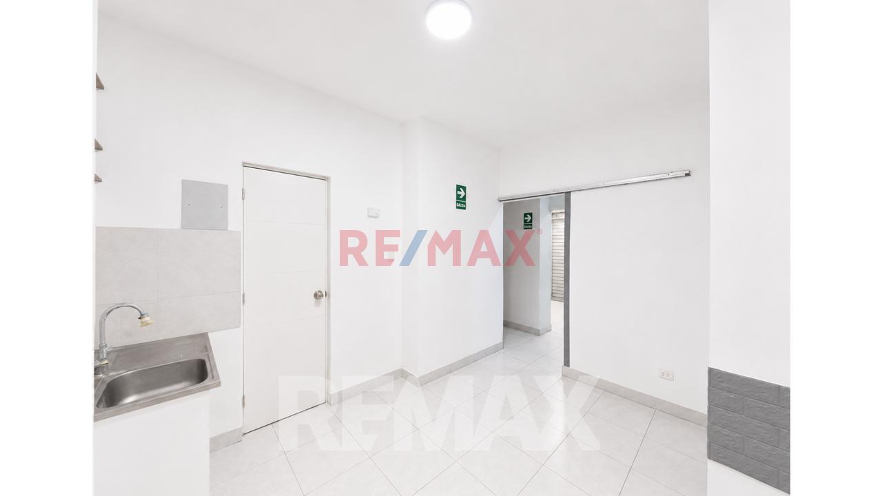Alquiler De Local Comercial En Plena Avenida - Surquillo - 11