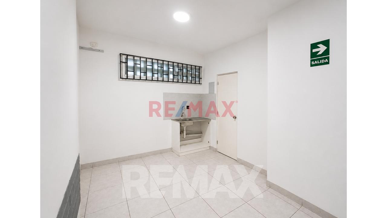 Alquiler De Local Comercial En Plena Avenida - Surquillo - 14