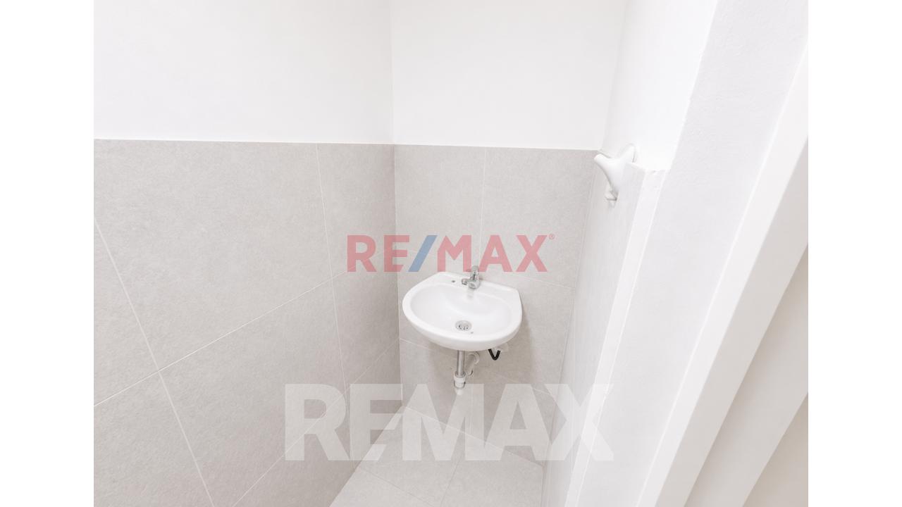 Alquiler De Local Comercial En Plena Avenida - Surquillo - 13