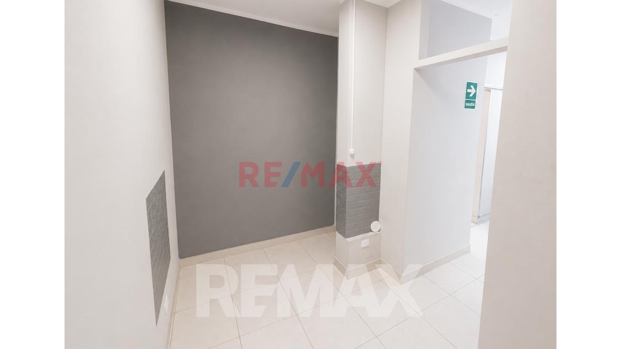 Alquiler De Local Comercial En Plena Avenida - Surquillo - 7
