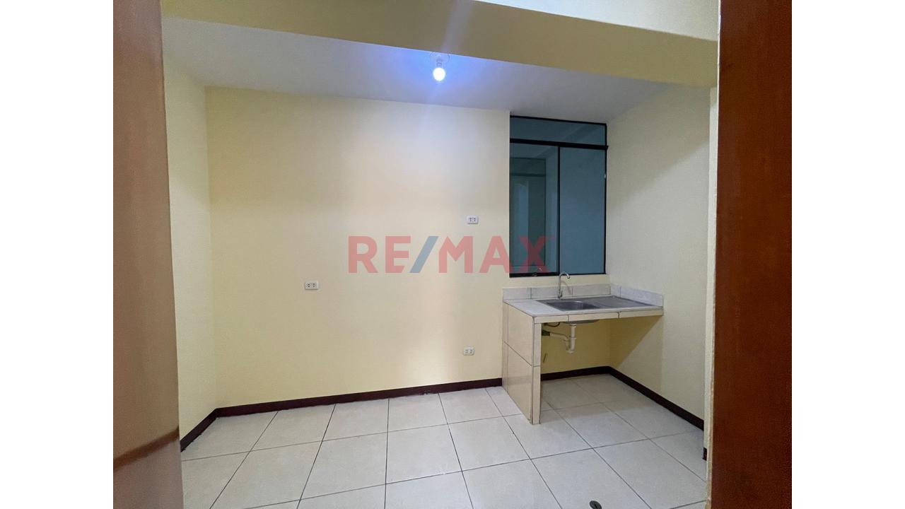 Venta Edificio De 5 Pisos - Collique Comas - 6