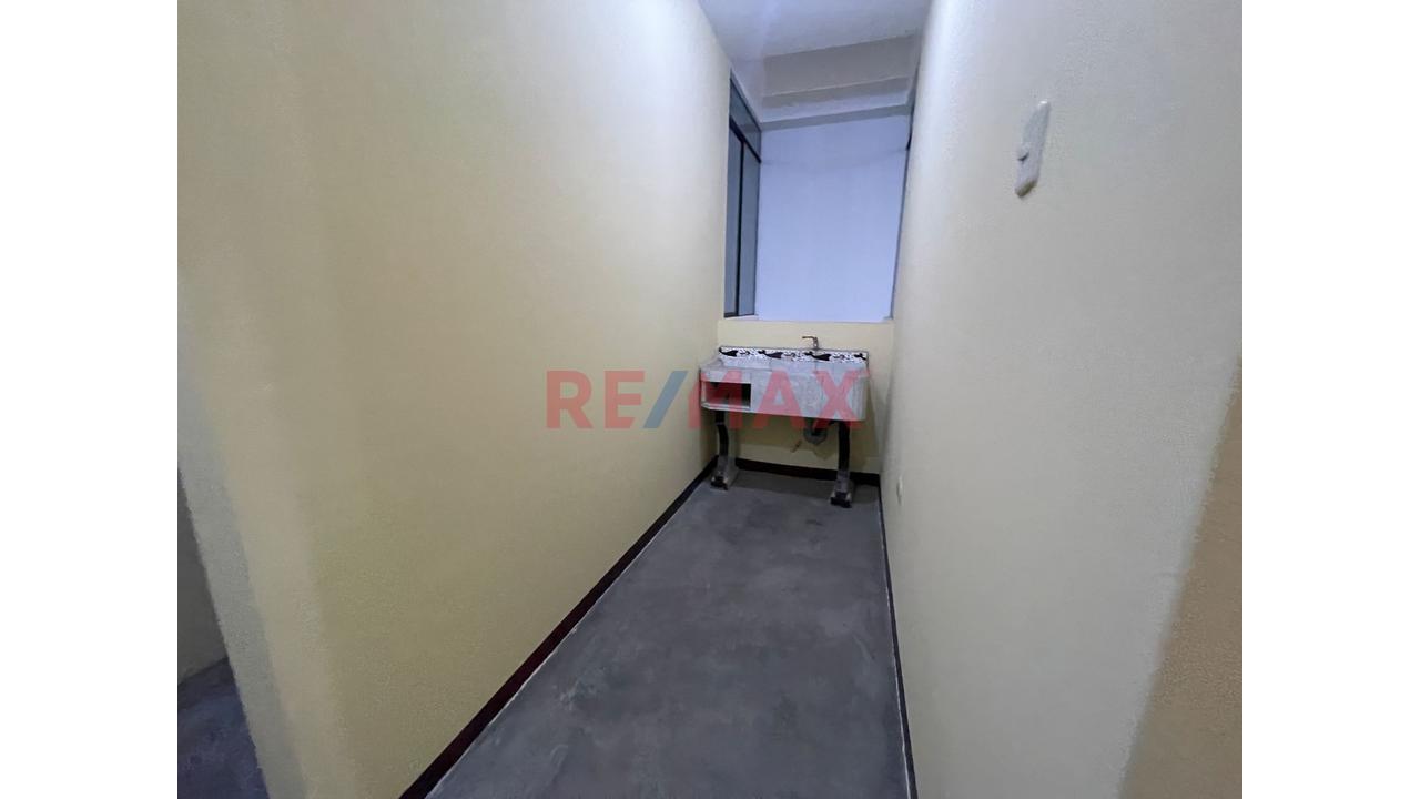 Venta Edificio De 5 Pisos - Collique Comas - 3