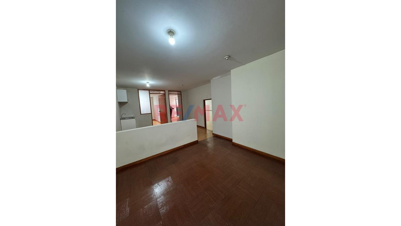 Casa De 3 Pisos En Yanahuara – Urb. Buena Vista - 2