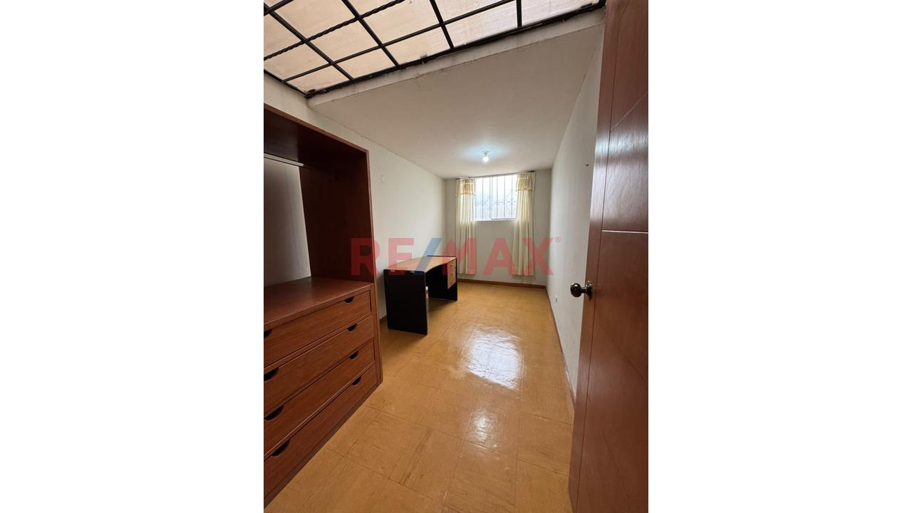 Casa De 3 Pisos En Yanahuara – Urb. Buena Vista - 9