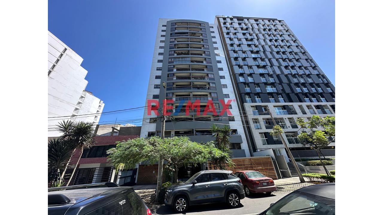 Vendo Lindo Departamento De 3 Habitaciones Con Vista A Parque En Miraflores!!
