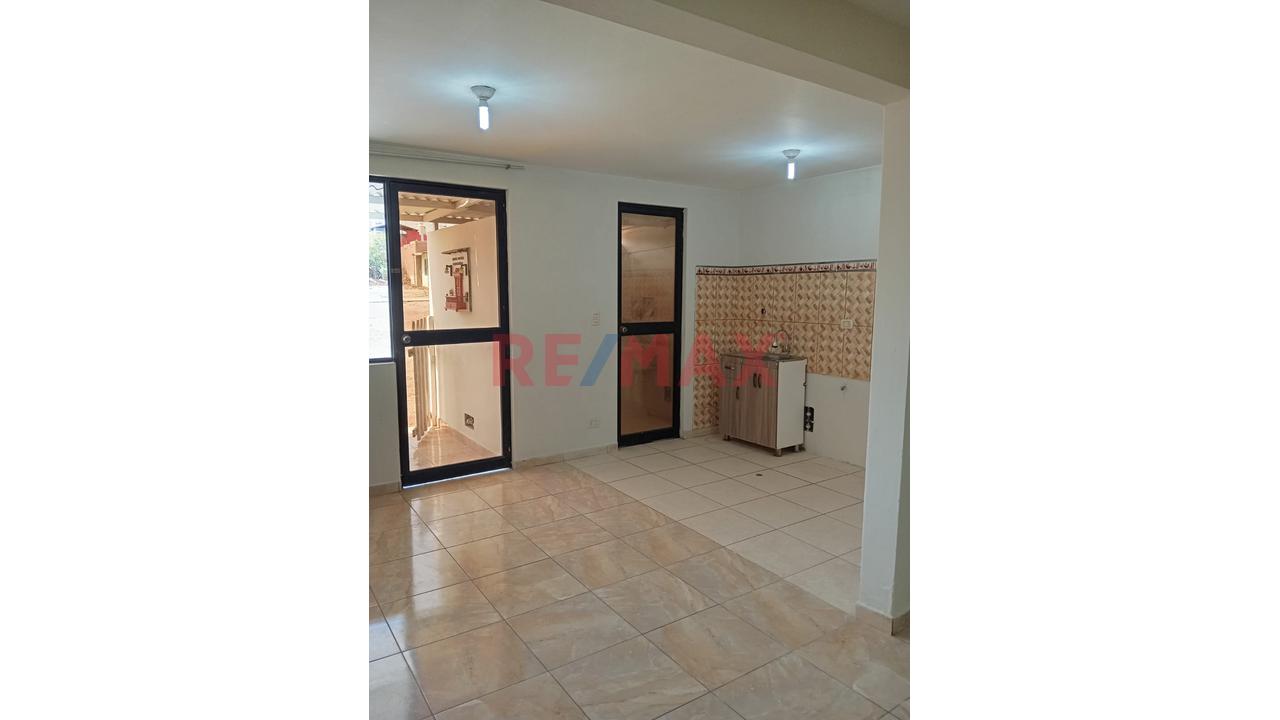 Vendo Exclusiva Casa De 3 Pisos En El Balneario De Santa Rosa: Urb Country Club - 4