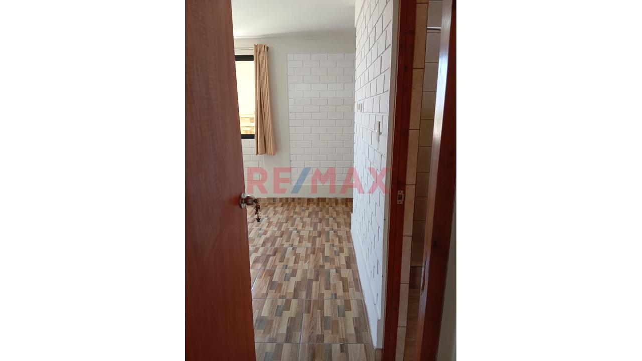 Vendo Exclusiva Casa De 3 Pisos En El Balneario De Santa Rosa: Urb Country Club - 10