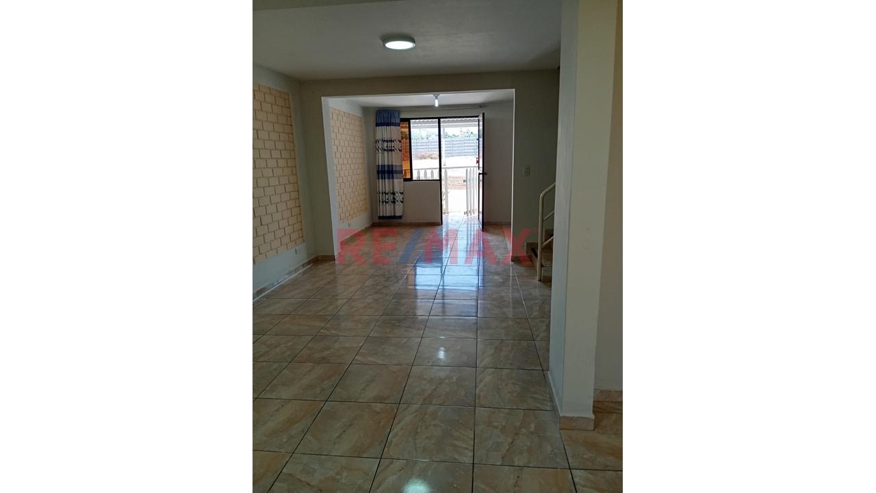 Vendo Exclusiva Casa De 3 Pisos En El Balneario De Santa Rosa: Urb Country Club - 5