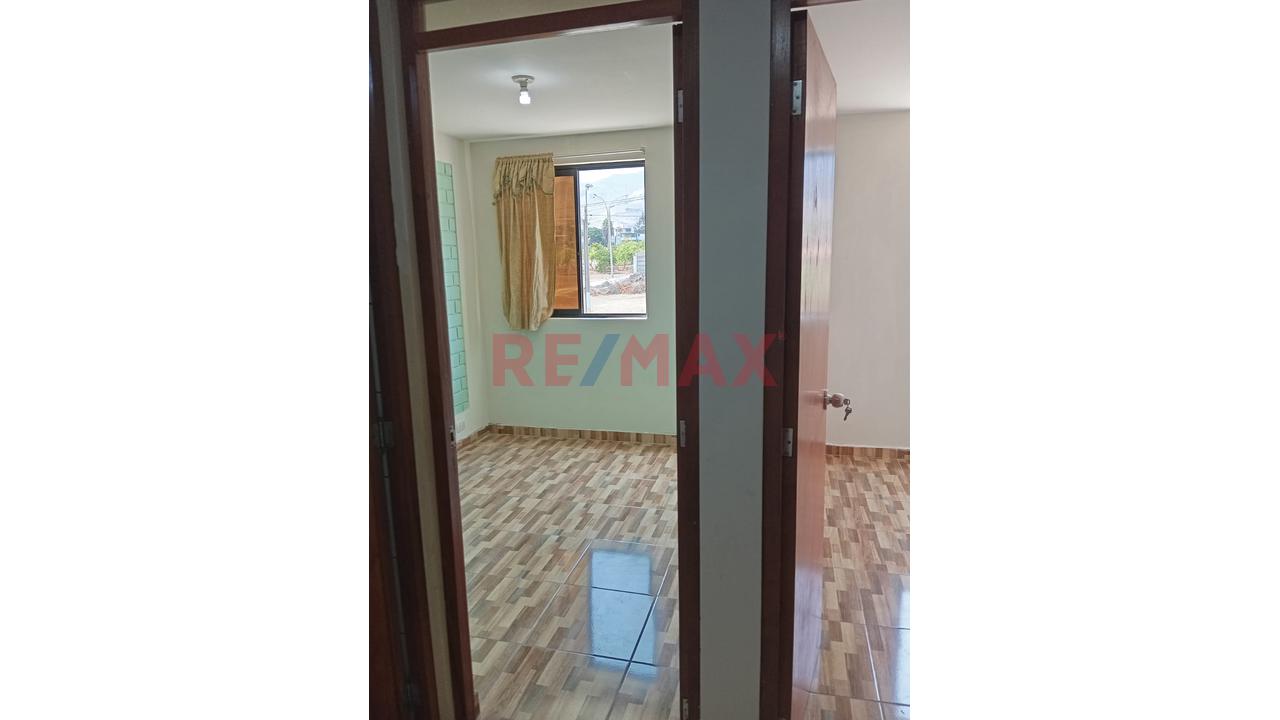 Vendo Exclusiva Casa De 3 Pisos En El Balneario De Santa Rosa: Urb Country Club - 7