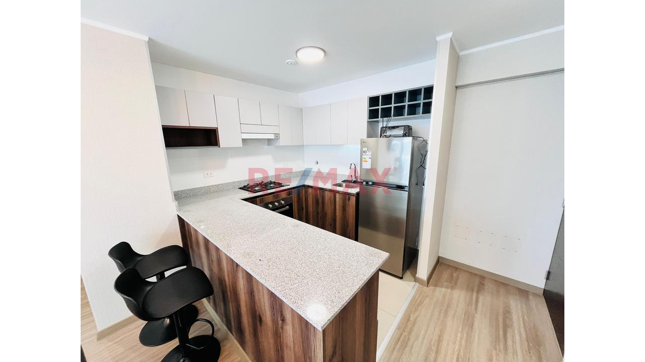 Departamento Moderno En Surquillo Limite Con San Isidro Semi Nuevo — foto 2