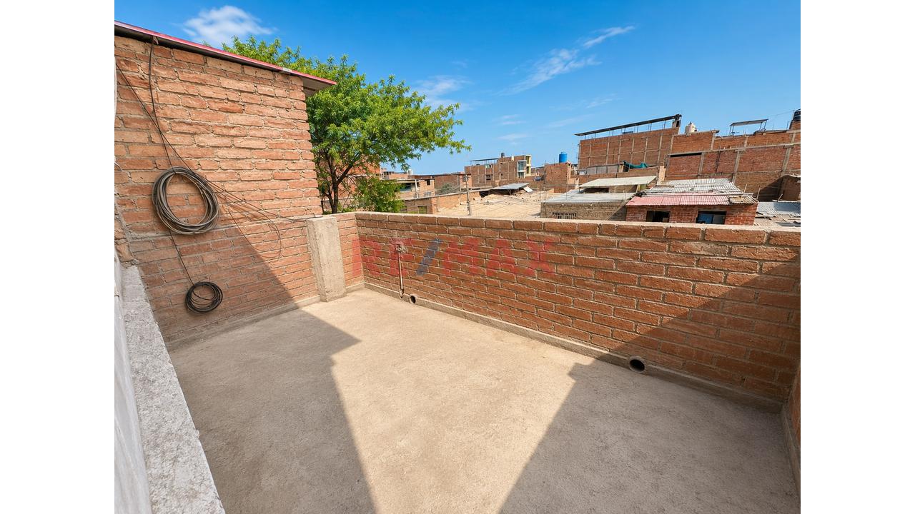 Casa En Venta En La Urbanización Urrunaga - 4° Sector - 5