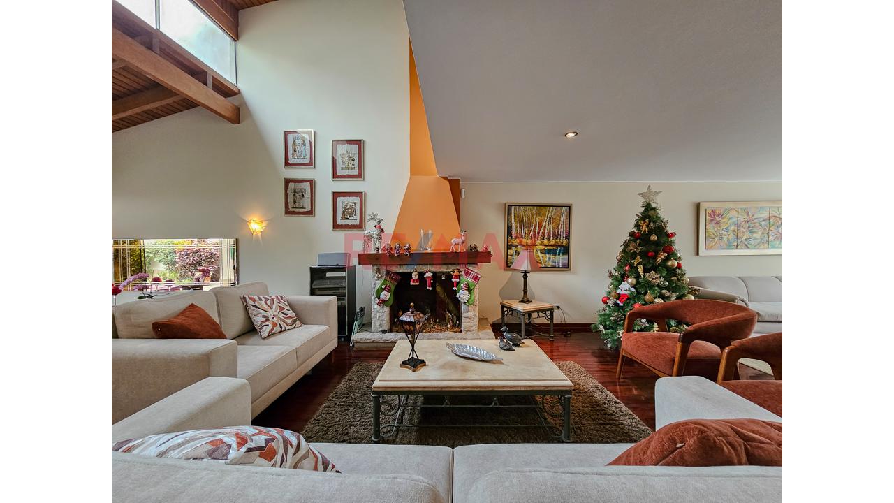 En Venta Hermosa Casa En La Molina - Calle Privada - 8