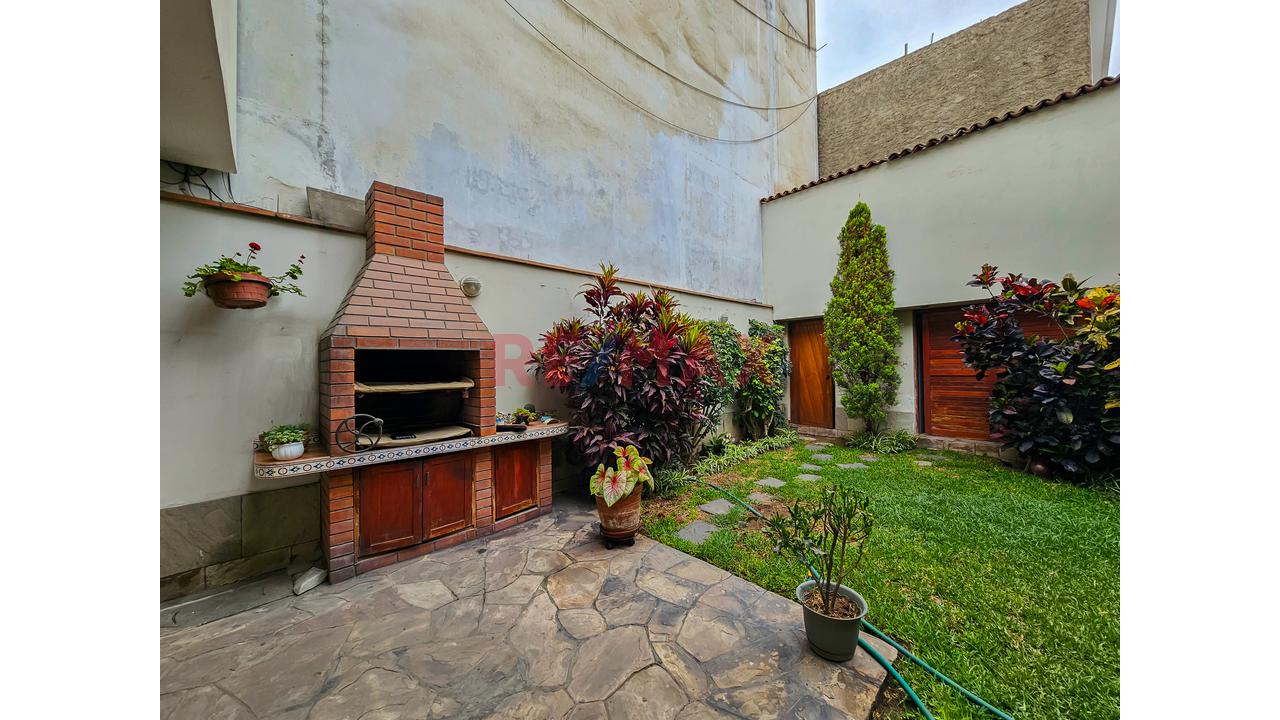 En Venta Hermosa Casa En La Molina - Calle Privada - 2