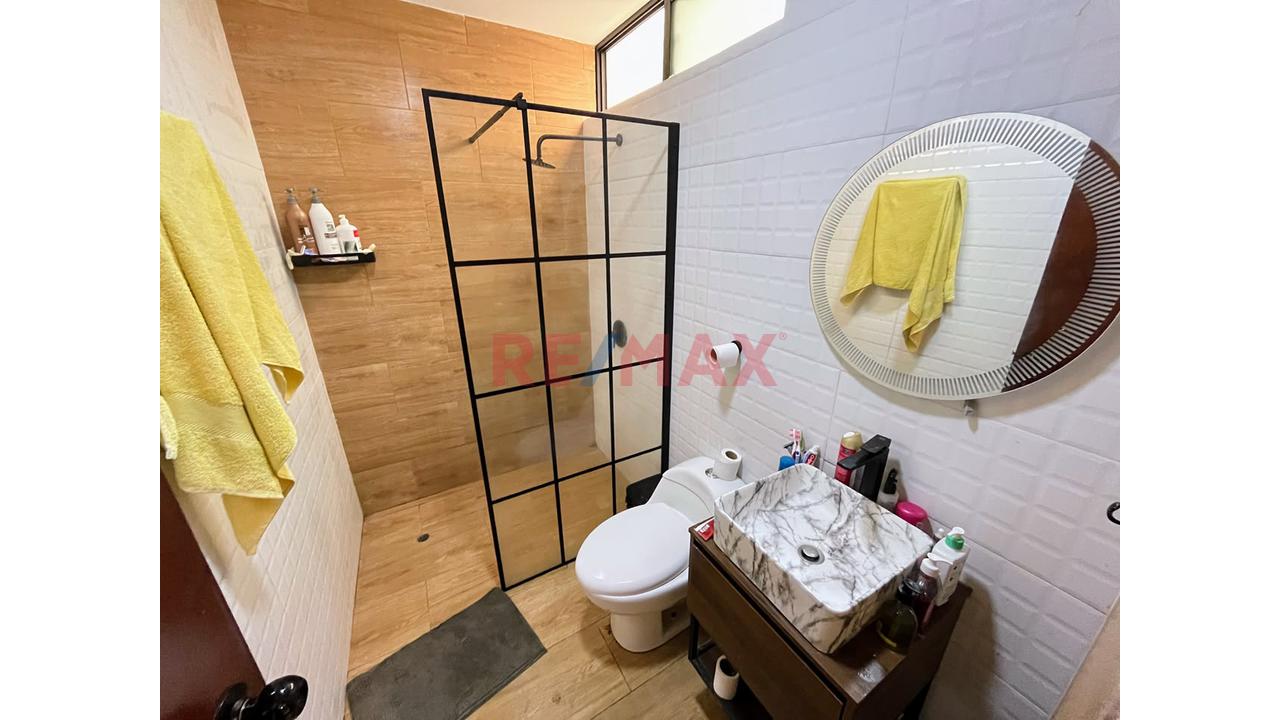 Vive A Un Paso De Todo, En Urb. Cedros De Villa - Chorrillos!!… En Moderna Y Acogedora Casa De 3 Pisos - 9
