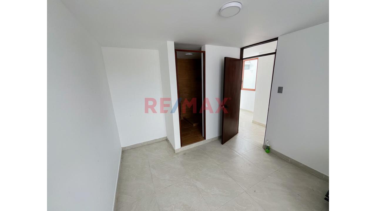 Vive A Un Paso De Todo, En Urb. Cedros De Villa - Chorrillos!!… En Moderna Y Acogedora Casa De 3 Pisos - 13