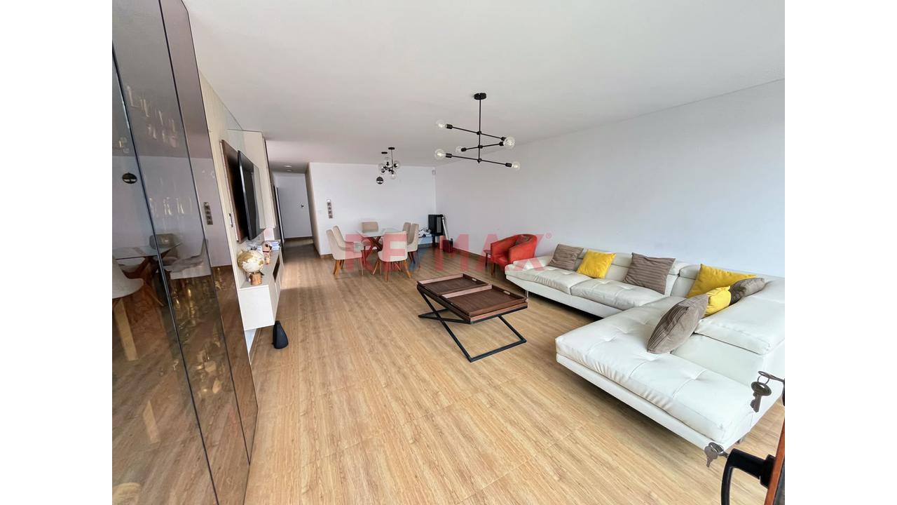 Vive A Un Paso De Todo, En Urb. Cedros De Villa - Chorrillos!!… En Moderna Y Acogedora Casa De 3 Pisos - 3