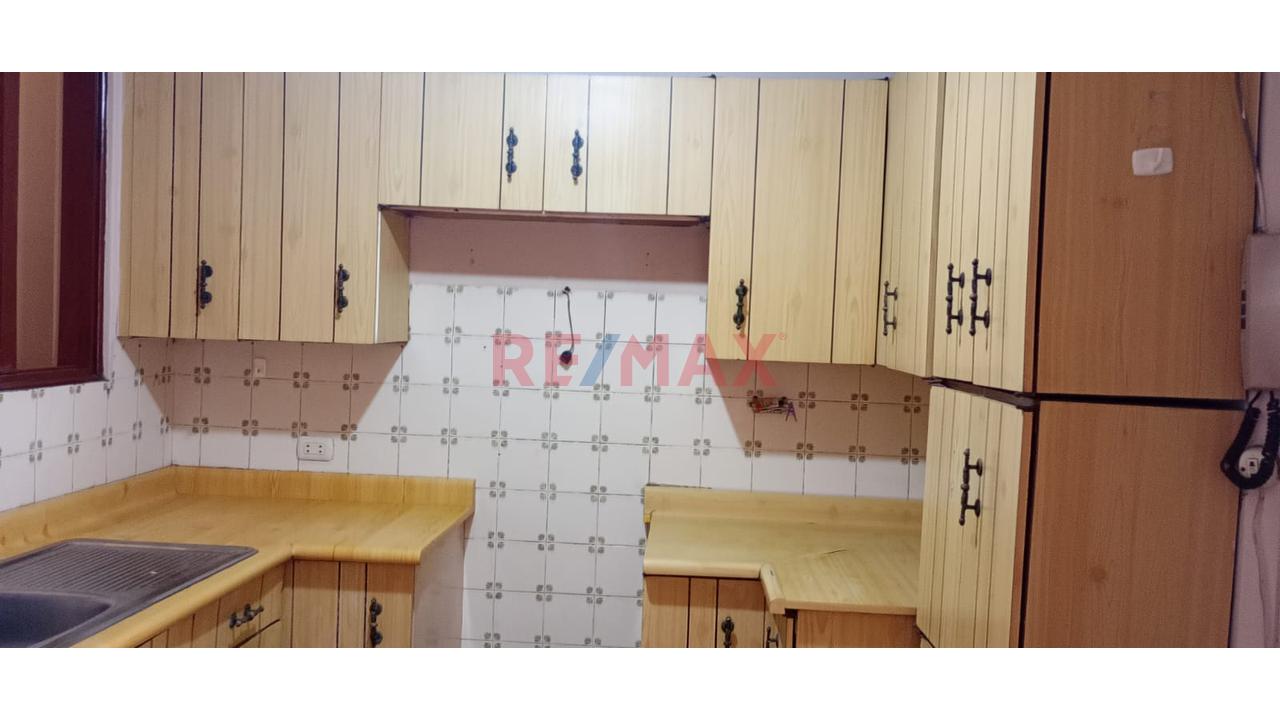Venta Lindo Departamento En 3 Piso En Surco — foto 6