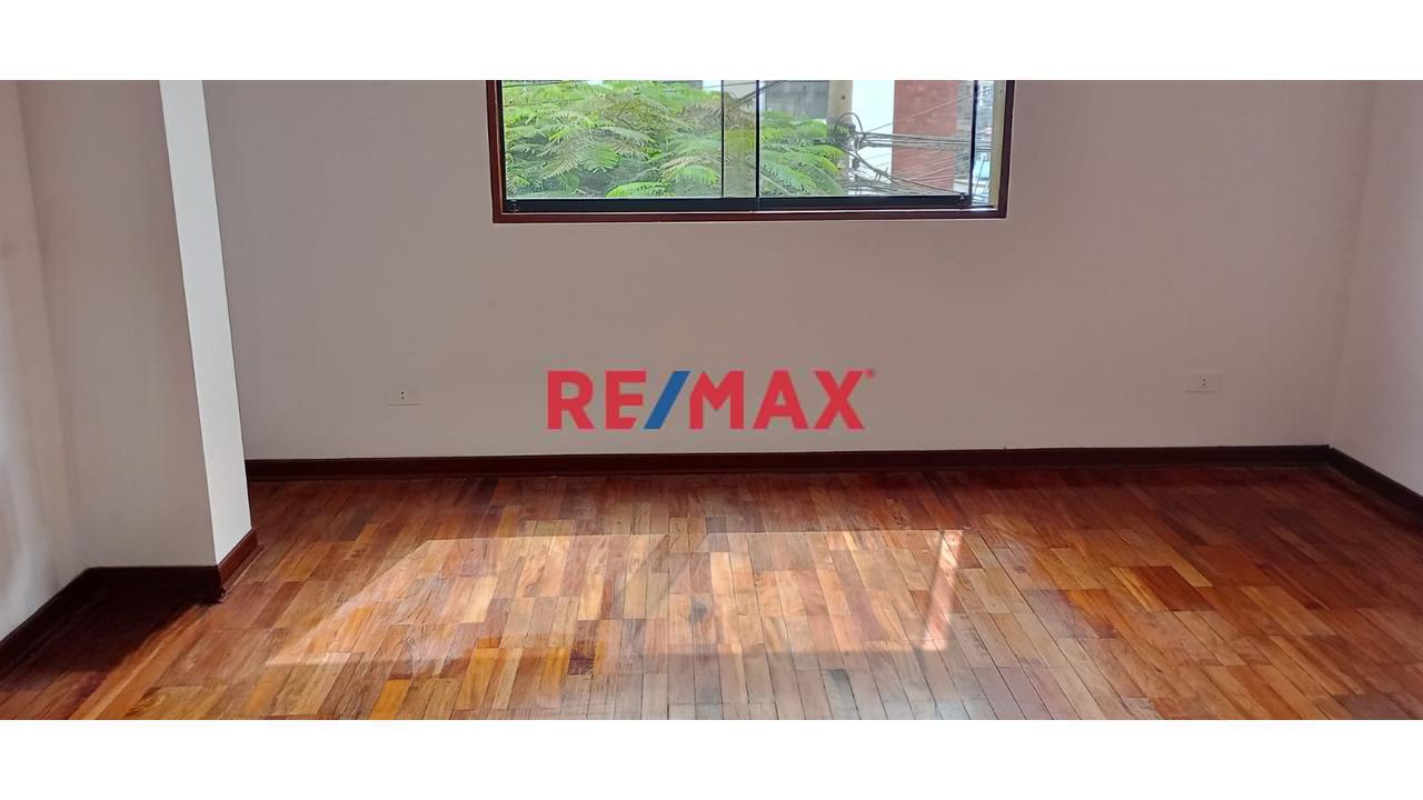 Venta Lindo Departamento En 3 Piso En Surco