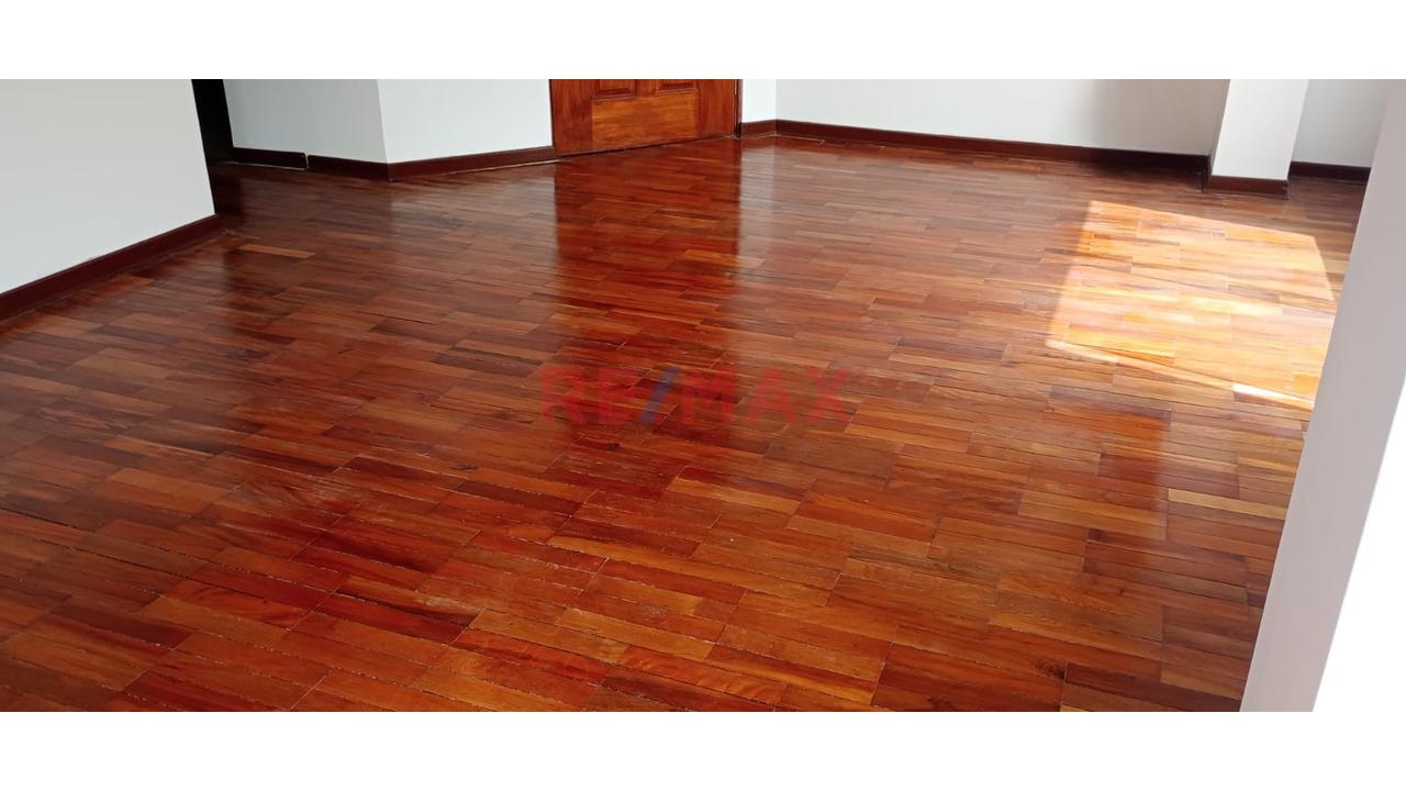 Venta Lindo Departamento En 3 Piso En Surco — foto 13