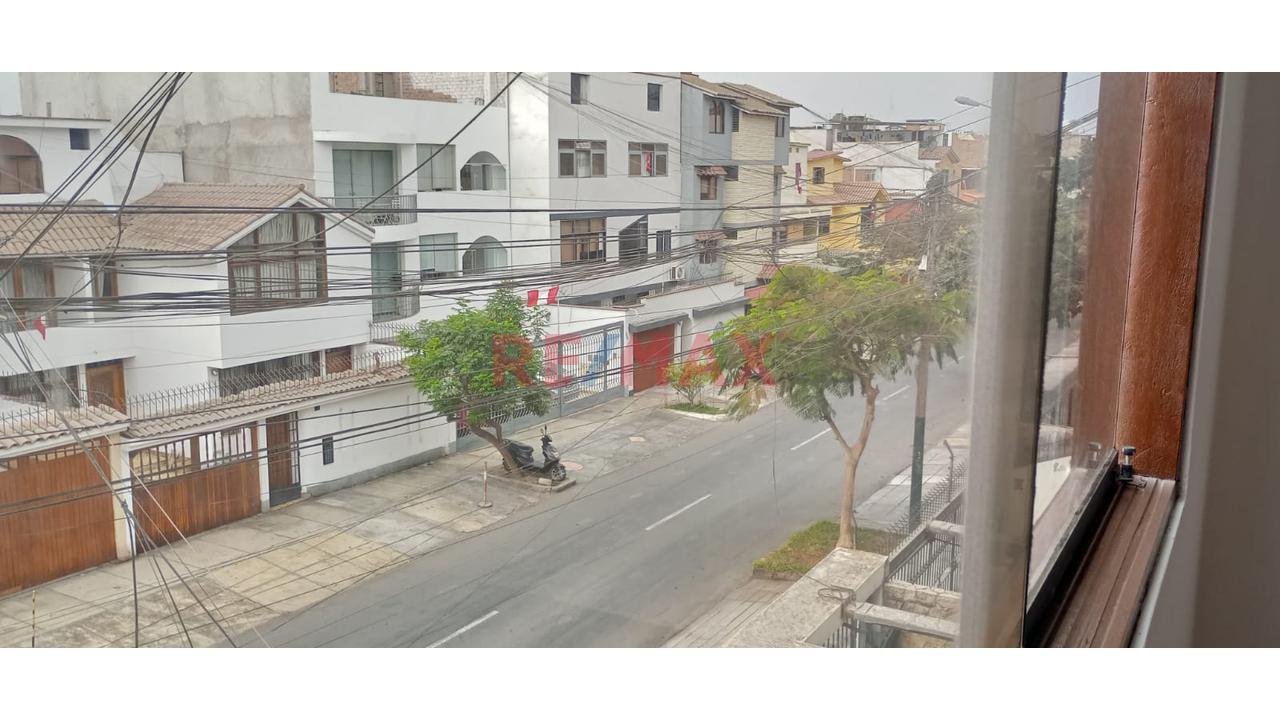 Venta Lindo Departamento En 3 Piso En Surco — foto 2