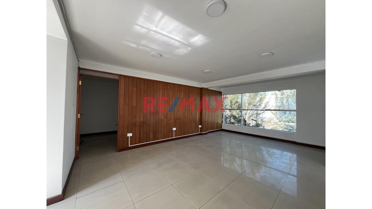 Local Comercial En Avenida Principal - 3Er Piso