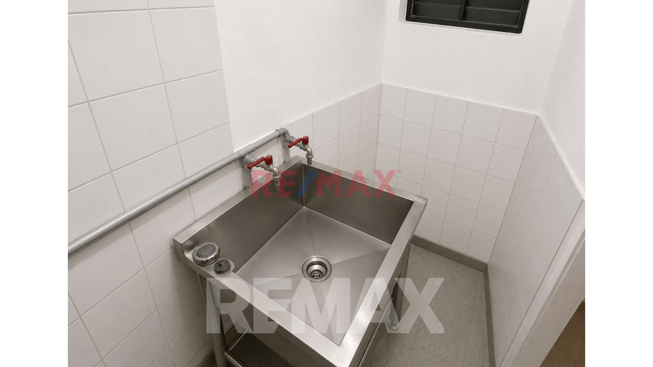 Venta De Local Comercial En Cercado De Lima Primer Piso 49 M2 Al Costado Del Hospital 2 De Mayo - 11