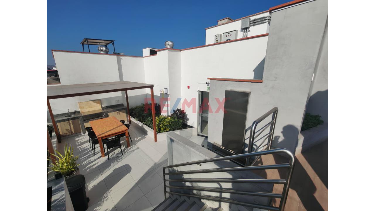 Departamento De Estreno En Miraflores En Venta, Balcón Y Vista A Calle — foto 3