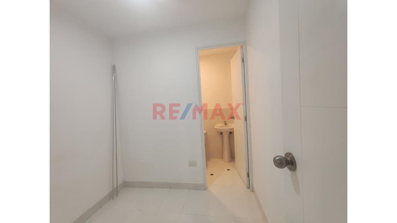 Departamento De Estreno En Miraflores En Venta, Balcón Y Vista A Calle — foto 9