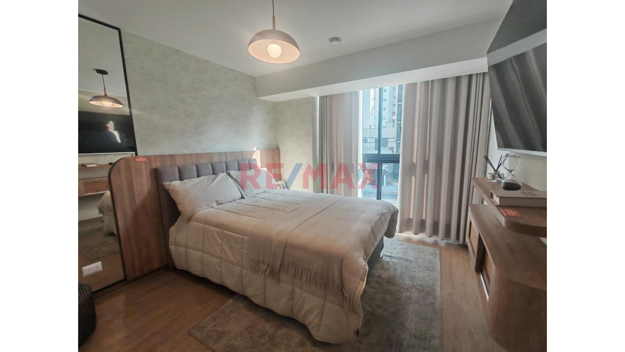 Departamento De Estreno En Miraflores En Venta, Balcón Y Vista A Calle — foto 10