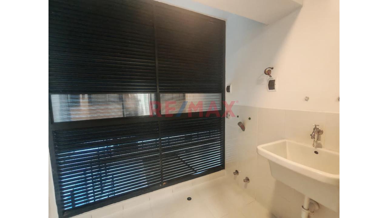 Departamento De Estreno En Miraflores En Venta, Balcón Y Vista A Calle — foto 13