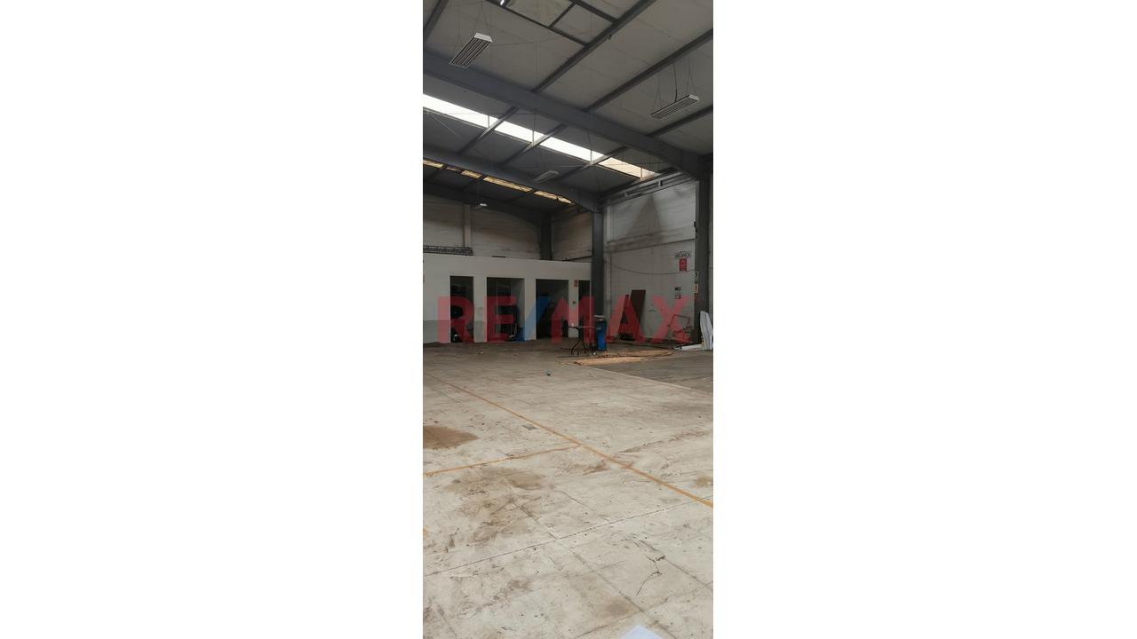🏢✨ ¡Local En Alquiler – 650 M² En Ubicación Estratégica! — foto 2